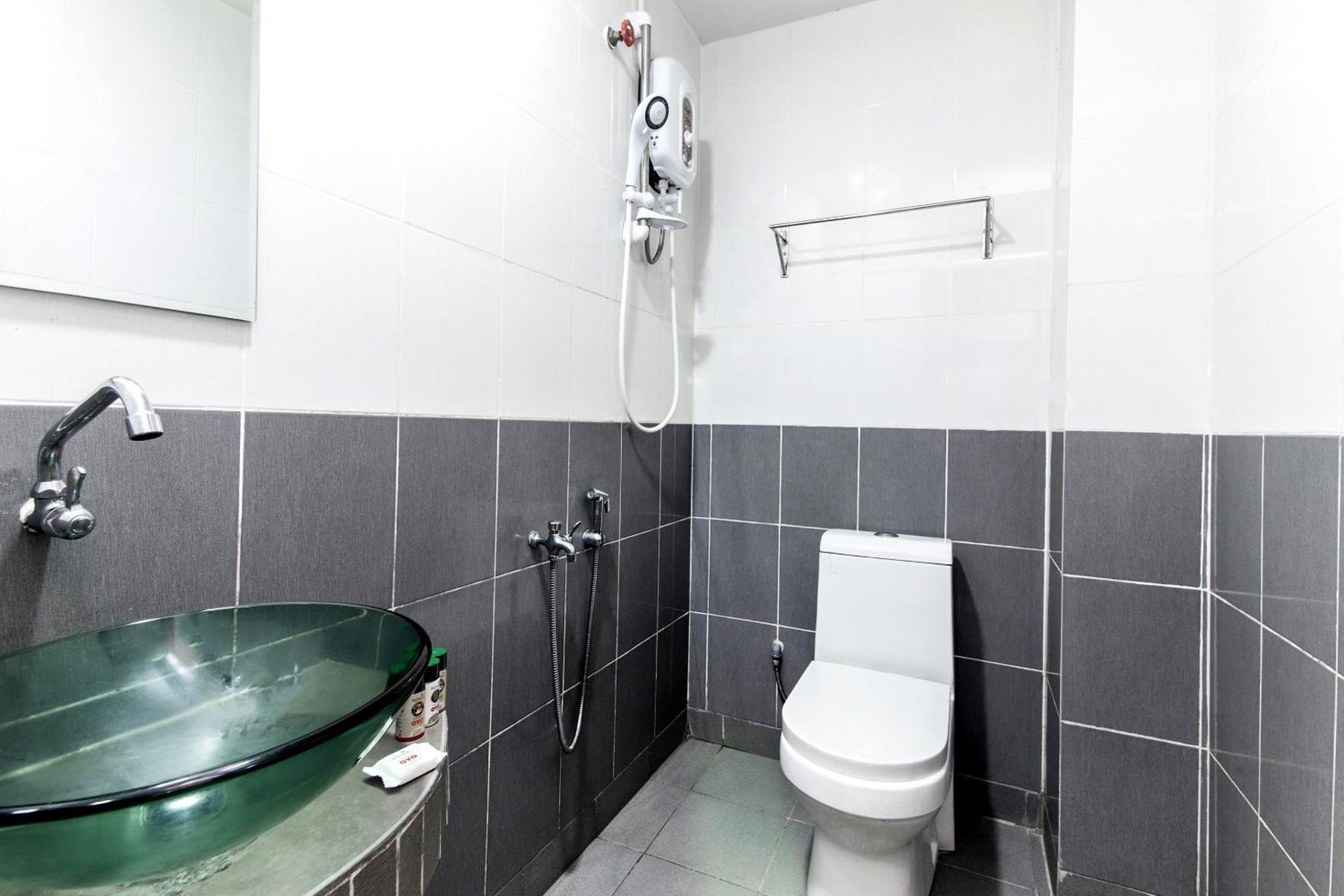 Super Oyo 258 Hotel Smc Alam Avenue Шах Алам Екстериор снимка