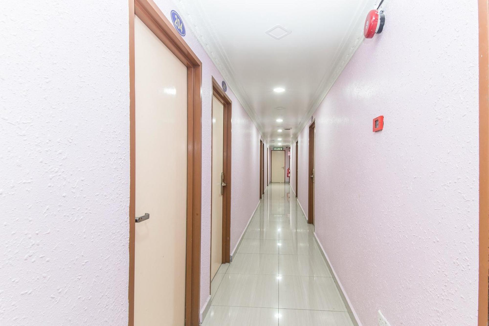 Super Oyo 258 Hotel Smc Alam Avenue Шах Алам Екстериор снимка