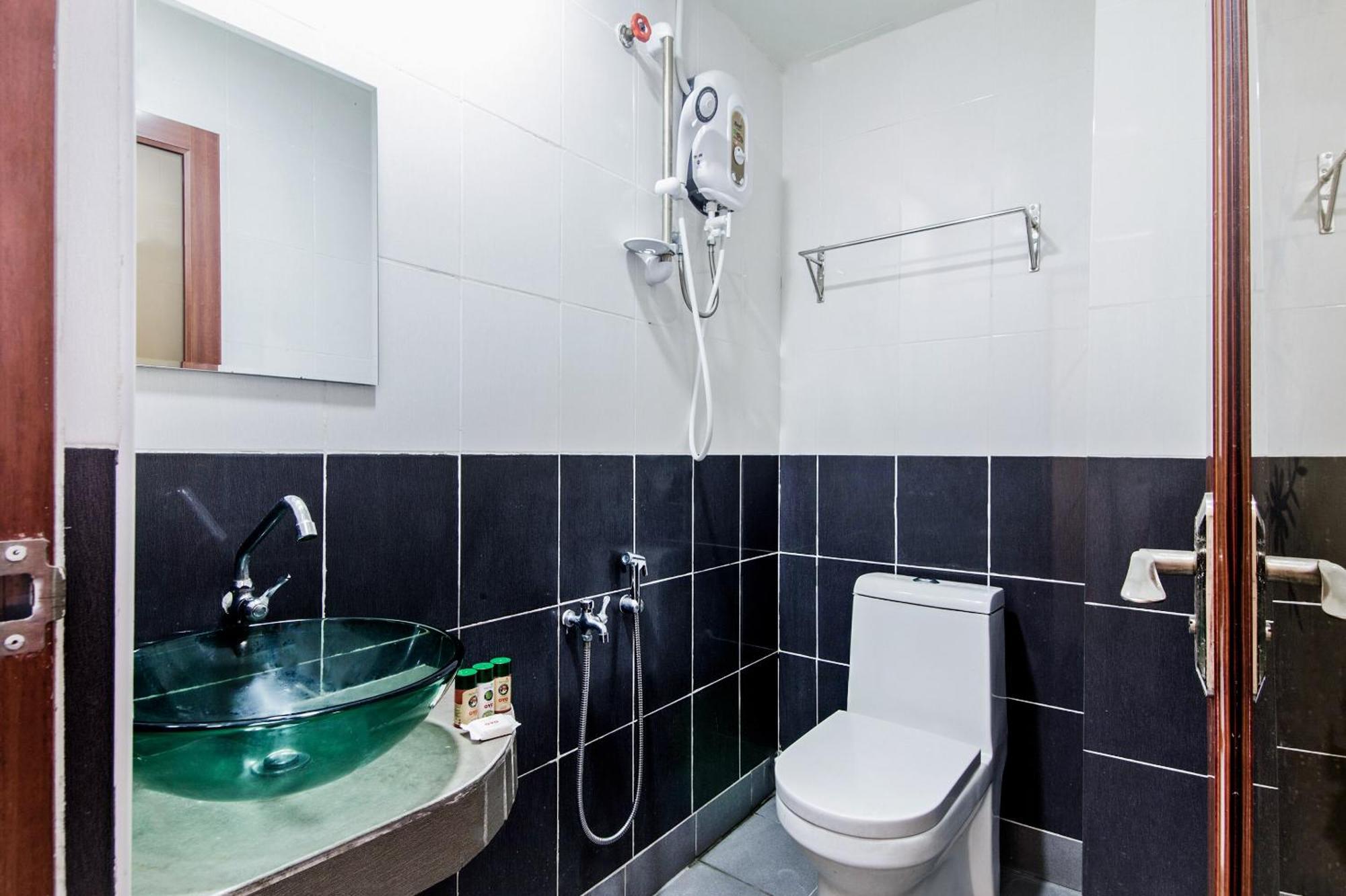 Super Oyo 258 Hotel Smc Alam Avenue Шах Алам Екстериор снимка